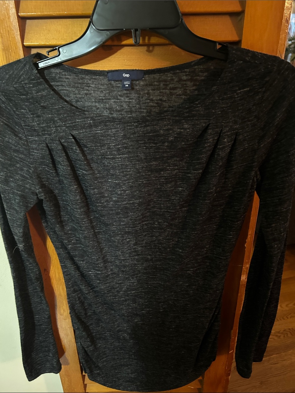 GAP Heathered Dark Gray Long Sleeve Top